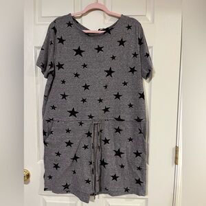 Rae Mode Gray Star Print  Romper 2x NEOT
